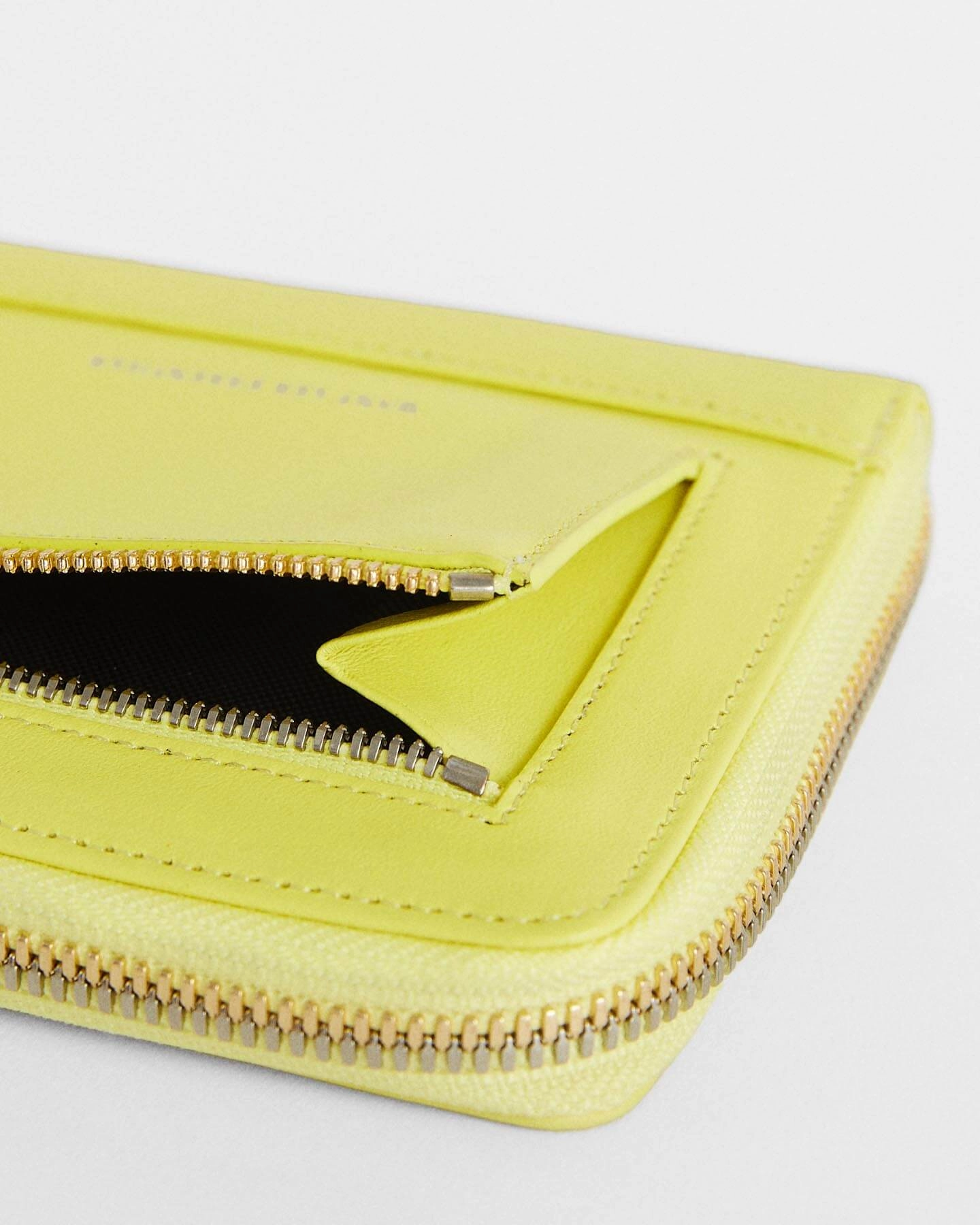 Portela Leather Zip Wallet